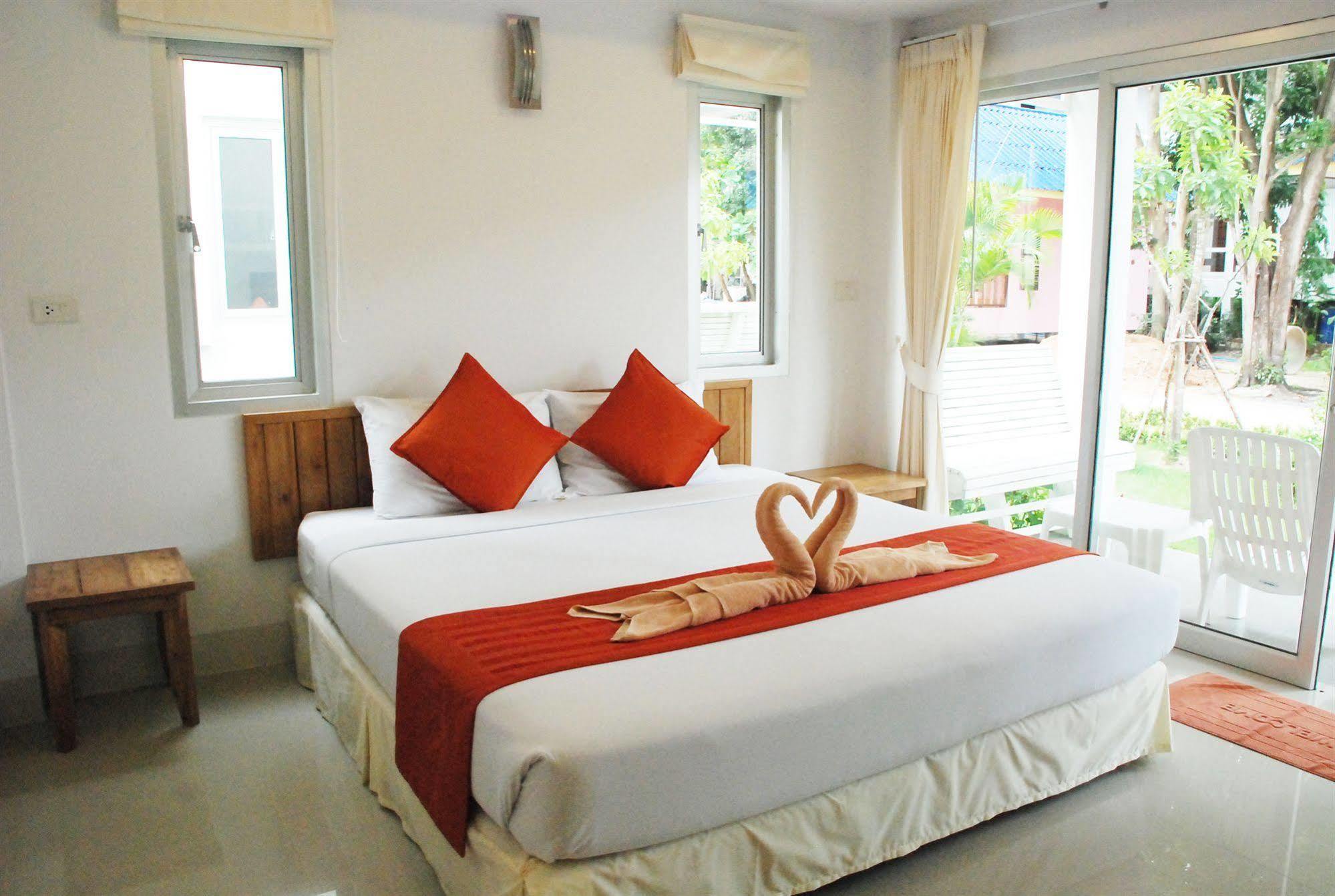 Amity Beach Resort Maret Экстерьер фото