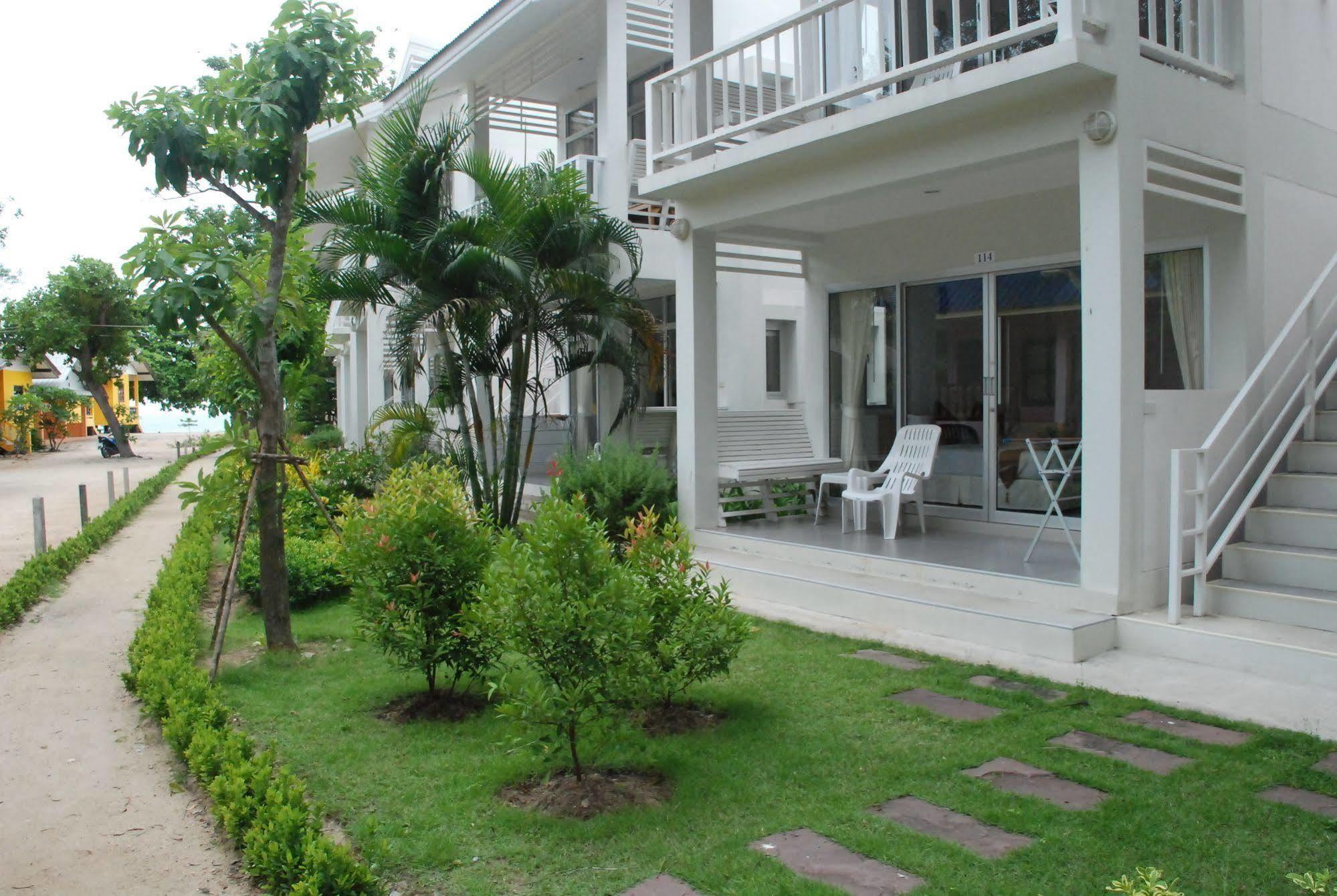 Amity Beach Resort Maret Экстерьер фото