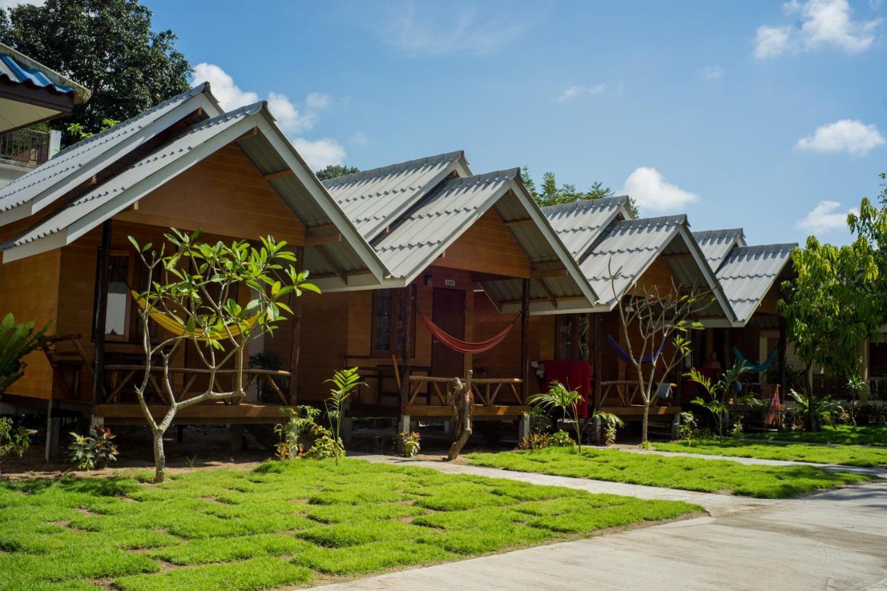 Amity Beach Resort Maret Экстерьер фото